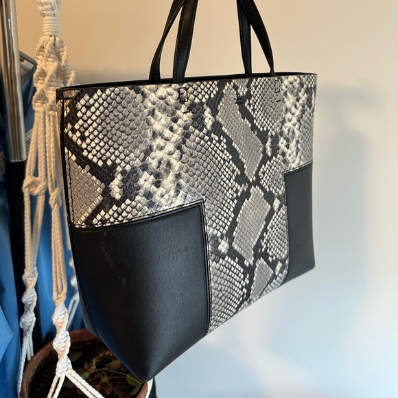 Tory Burch Handbags - Special edition: Snakeskin tote